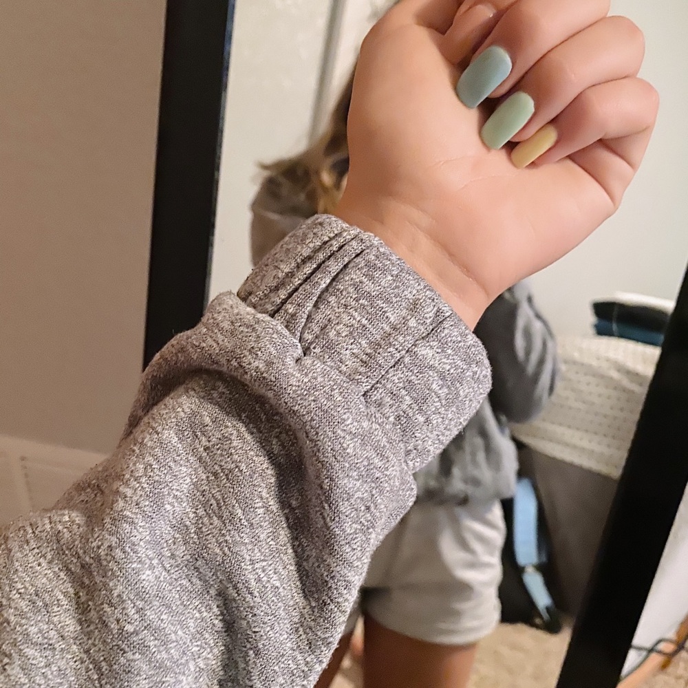 Grey pullover - Picture 3 of 6